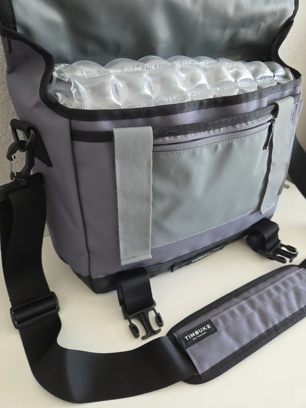 Timbuk2 Commute Laptop Messenger Bag 2.0 Gray/Black Size Medium Fit Laptop 15
